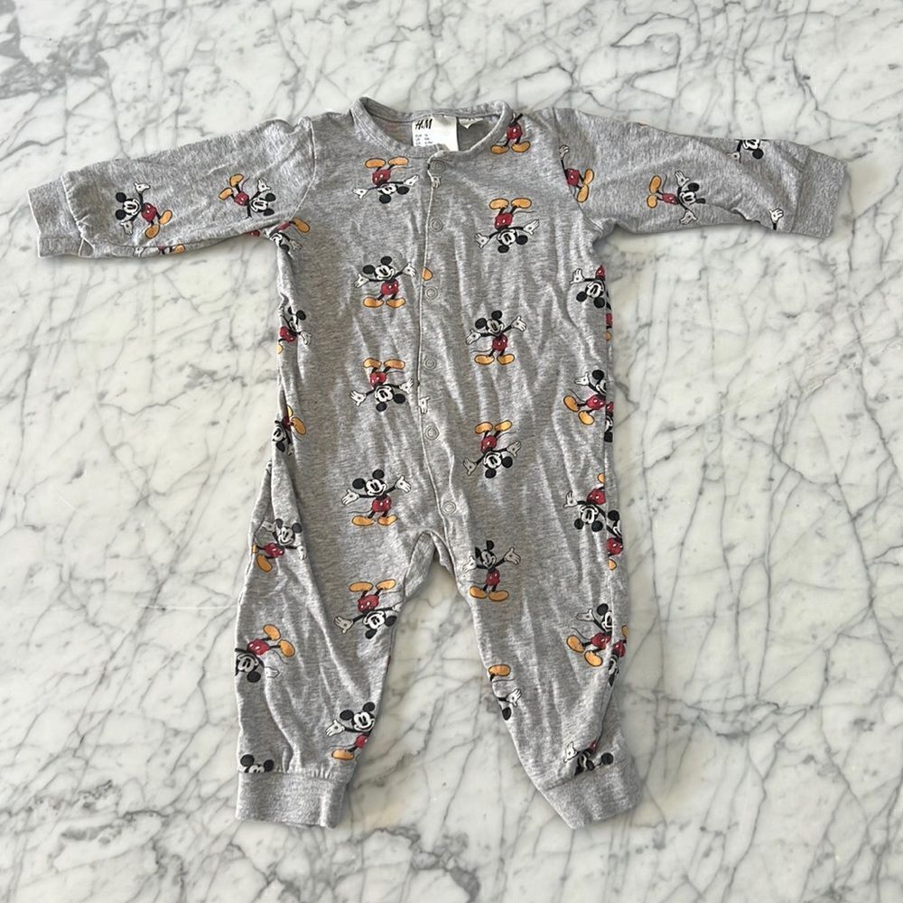 H&M Disney Baby Mickey Mouse Jumpsuit Romper Sleeper Sz 6-9 Mo